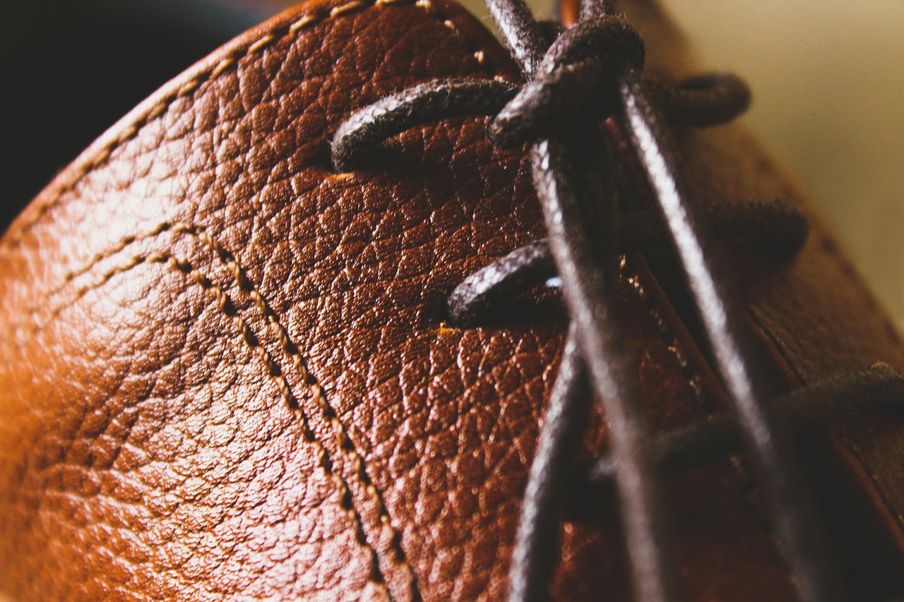 entdecken sie stilvolle accessoires, die ihren look perfekt ergänzen. von modischen taschen und schmuck bis zu praktischen alltagshelfern – finden sie das ideale accessoire für jeden anlass!