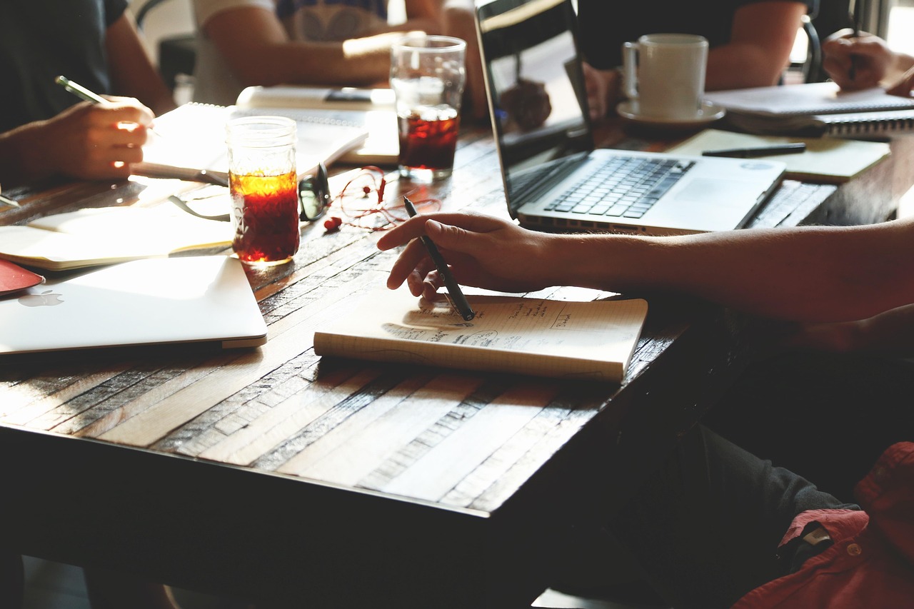 entdecken sie, wie sie professionelle e-mails schreiben: tipps, vorlagen und beispiele für eine effektive und überzeugende geschäftskommunikation.